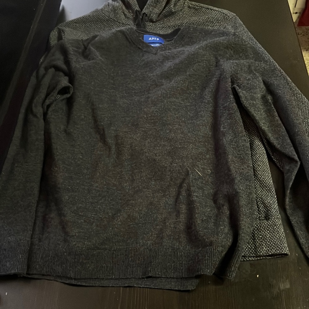 Sweater apt 9 - almost brand new size small